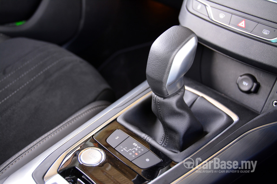 Peugeot 308 T9 (2015) Interior