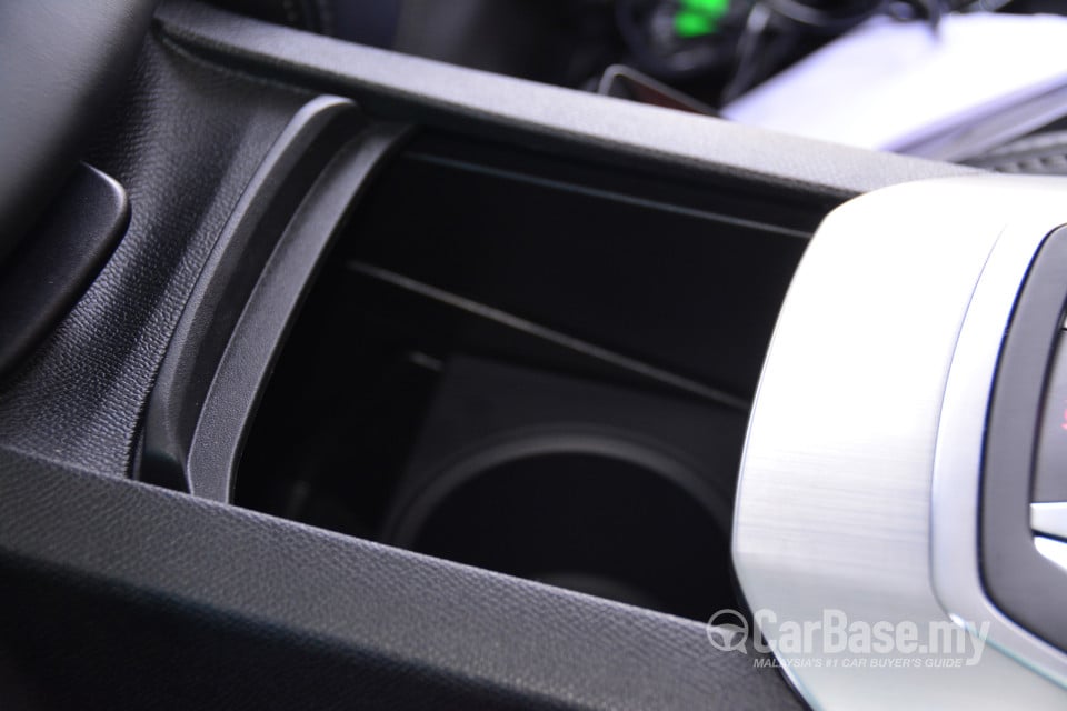 Peugeot 308 T9 (2015) Interior