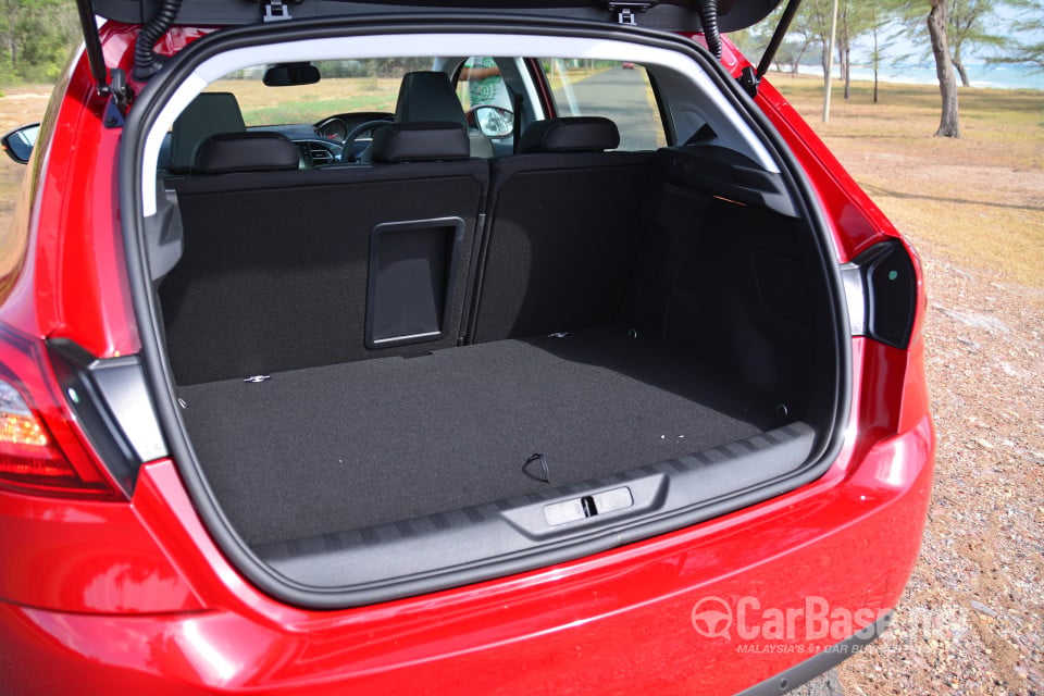 Peugeot 308 T9 (2015) Interior
