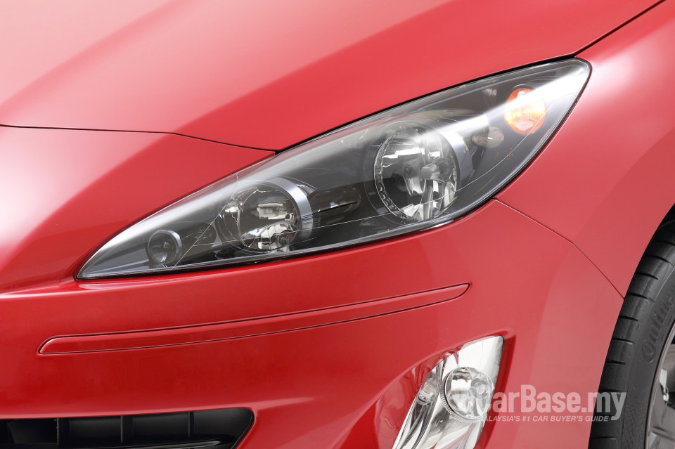 Peugeot 408 Mk1 (2012) Exterior