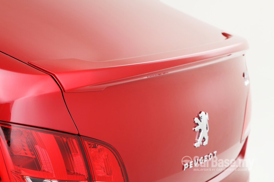Peugeot 408 Mk1 (2012) Exterior