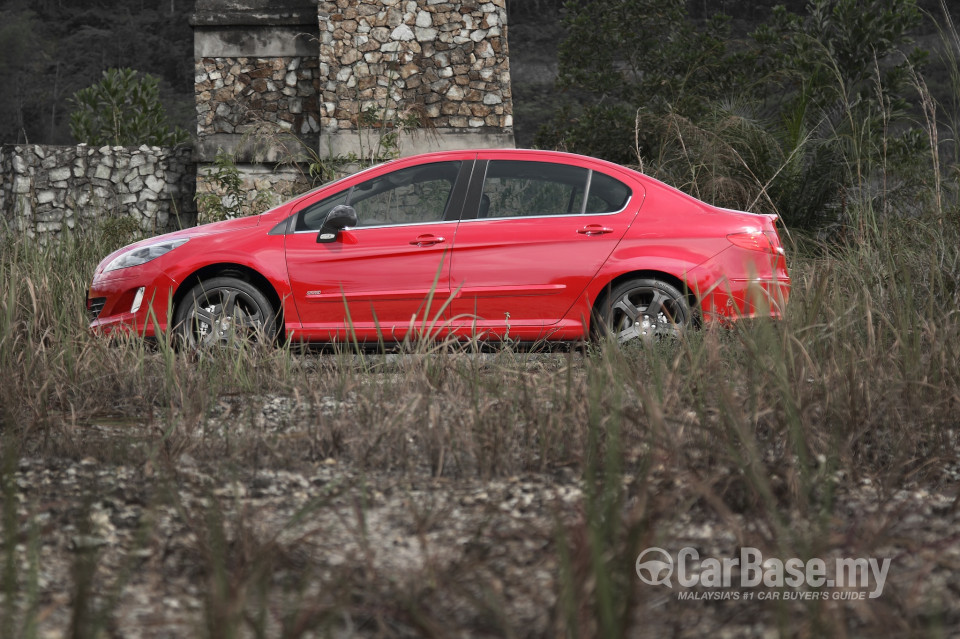 Peugeot 408 Mk1 (2012) Exterior