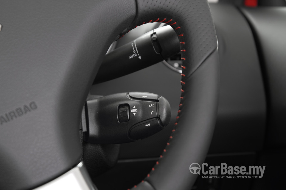 Peugeot 408 Mk1 (2012) Interior