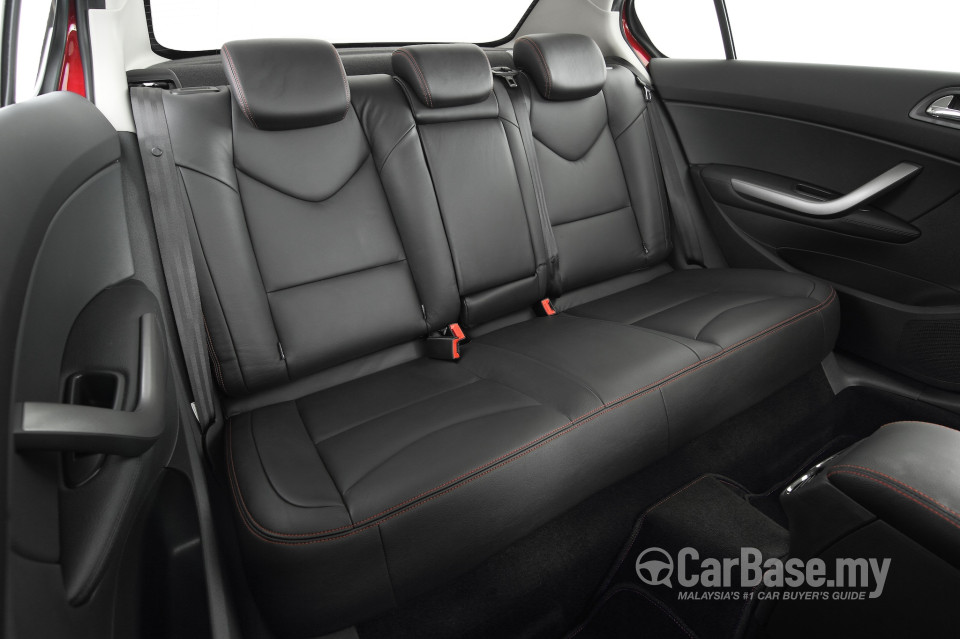 Peugeot 408 Mk1 (2012) Interior