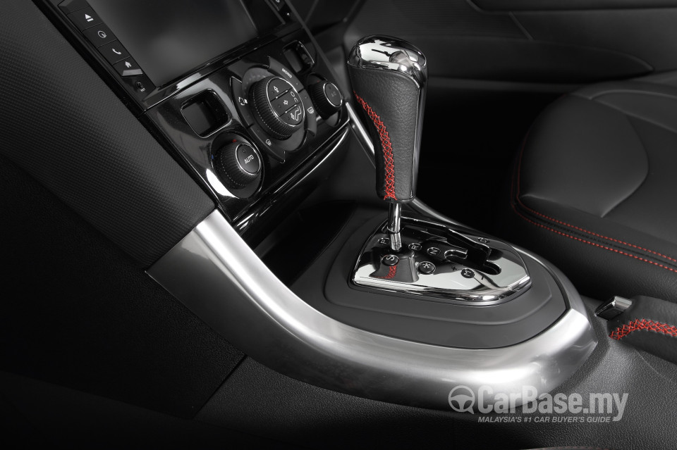 Peugeot 408 Mk1 (2012) Interior