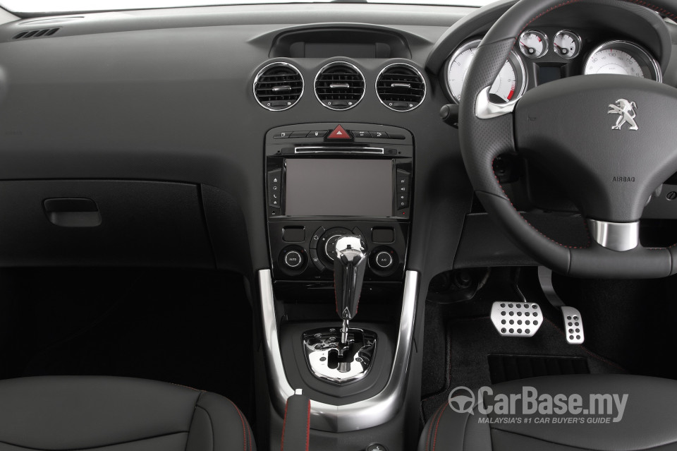 Peugeot 408 Mk1 (2012) Interior