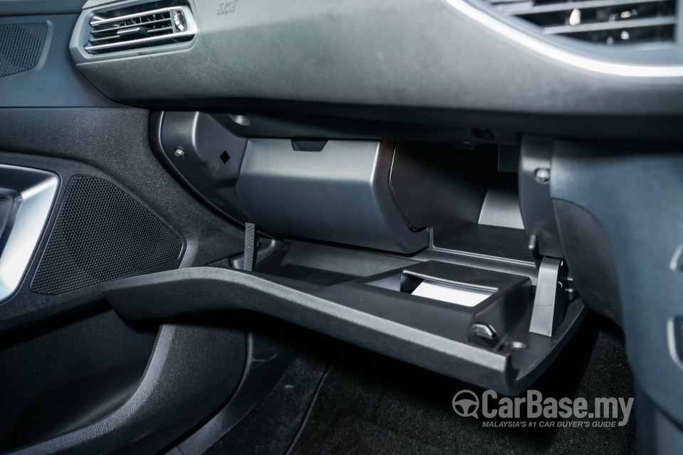 Peugeot 408 Mk2 (2016) Interior