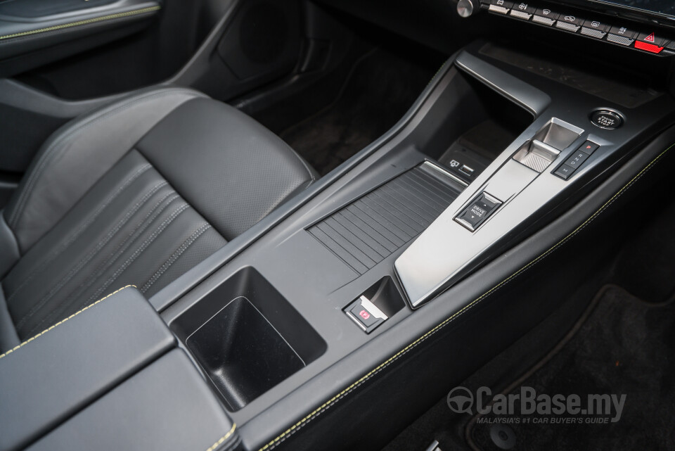 Peugeot 408 P54 (2024) Interior