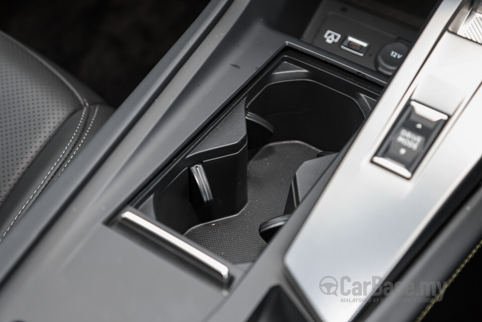 Peugeot 408 P54 (2024) Interior