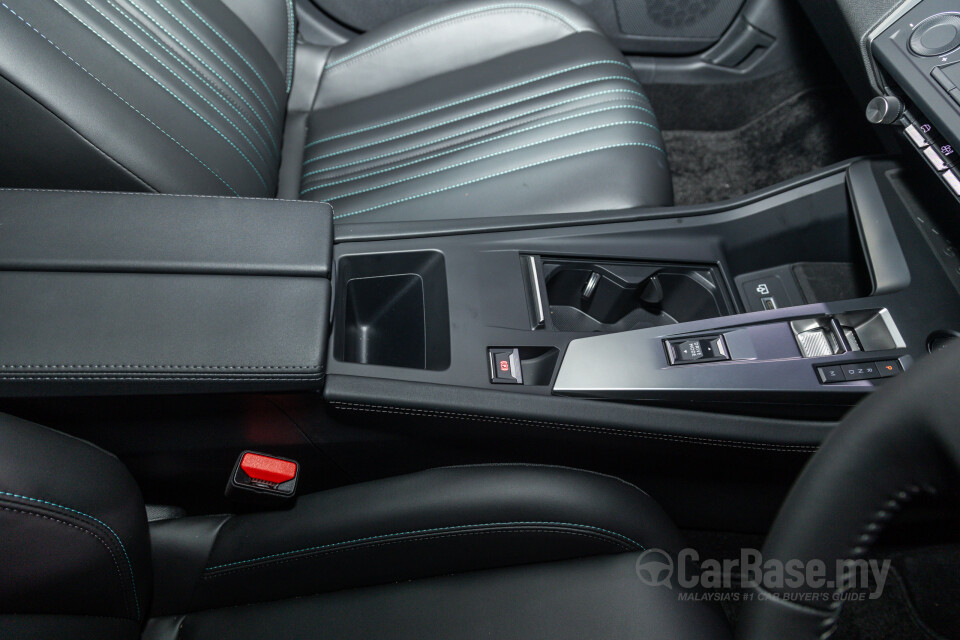 Peugeot 408 P54 (2024) Interior