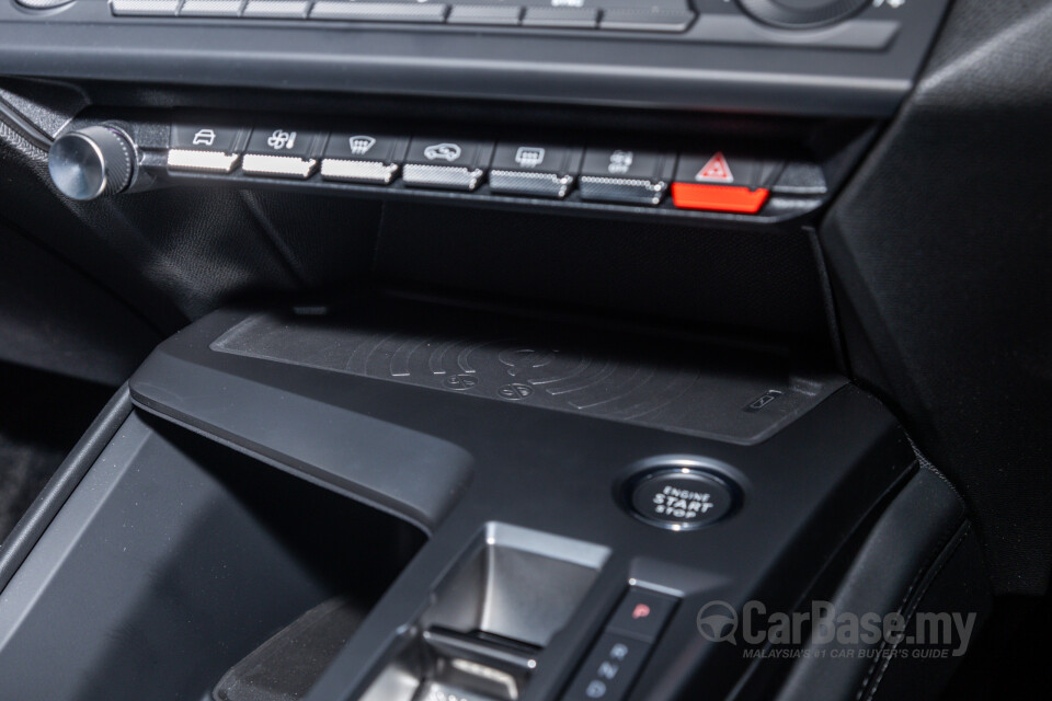 Peugeot 408 P54 (2024) Interior