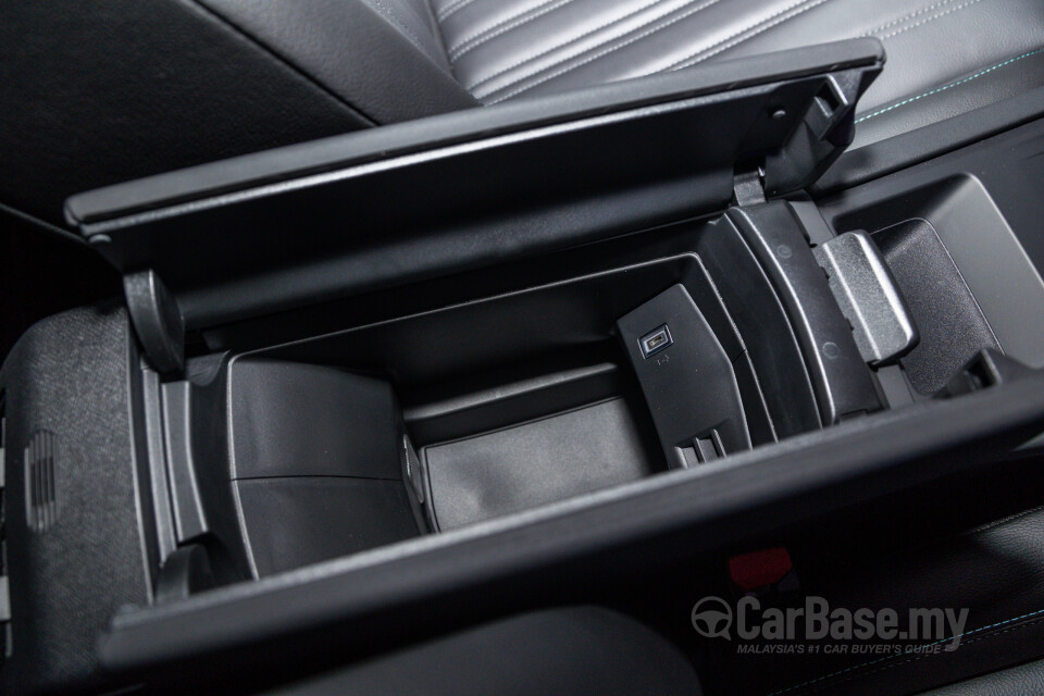 Peugeot 408 P54 (2024) Interior