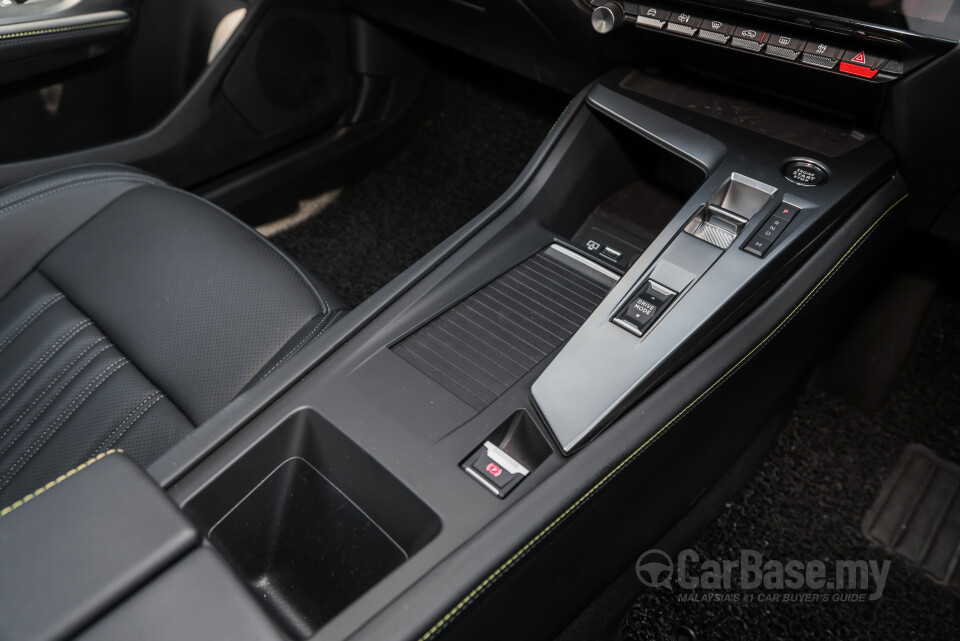 Peugeot 408 P54 (2024) Interior