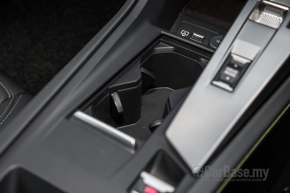 Peugeot 408 P54 (2024) Interior