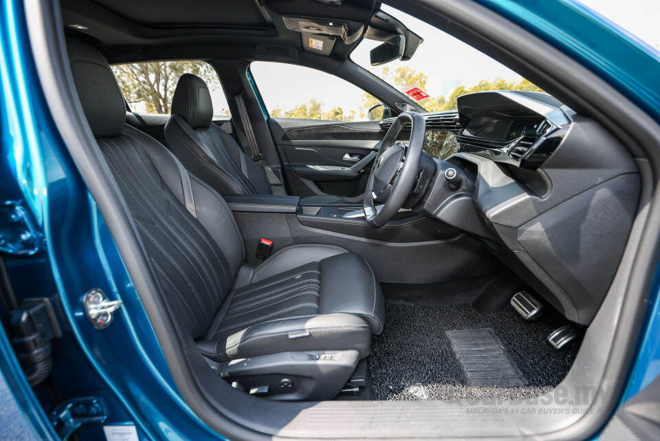 Peugeot 408 P54 (2024) Interior