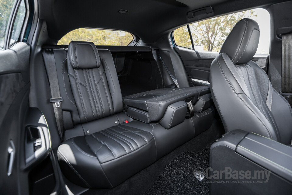 Peugeot 408 P54 (2024) Interior
