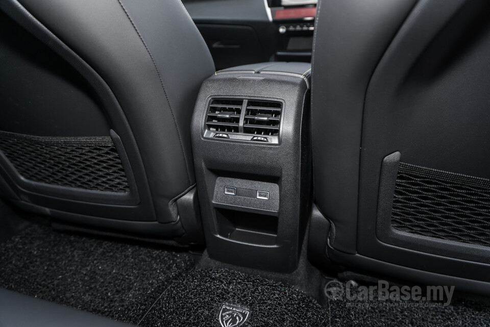 Peugeot 408 P54 (2024) Interior
