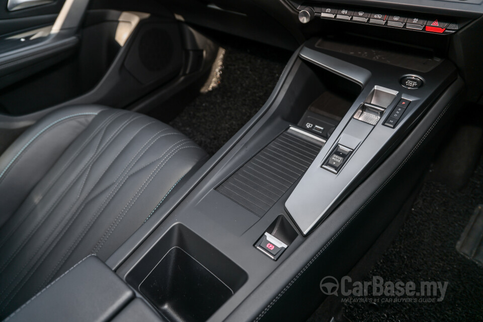 Peugeot 408 P54 (2024) Interior