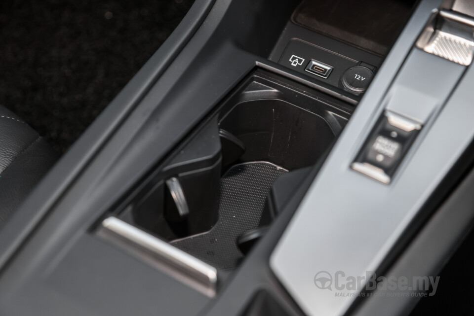 Peugeot 408 P54 (2024) Interior