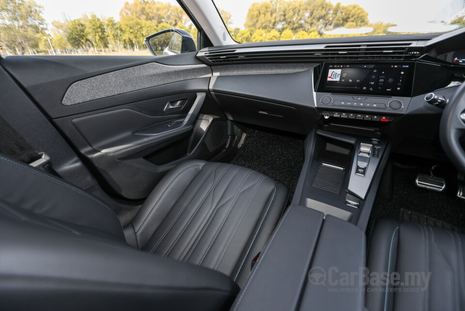 Peugeot 408 P54 (2024) Interior