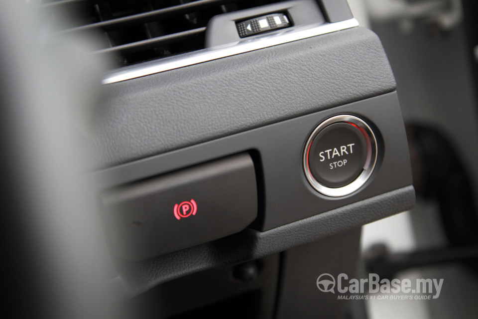 Peugeot 508 Mk1 (2012) Interior