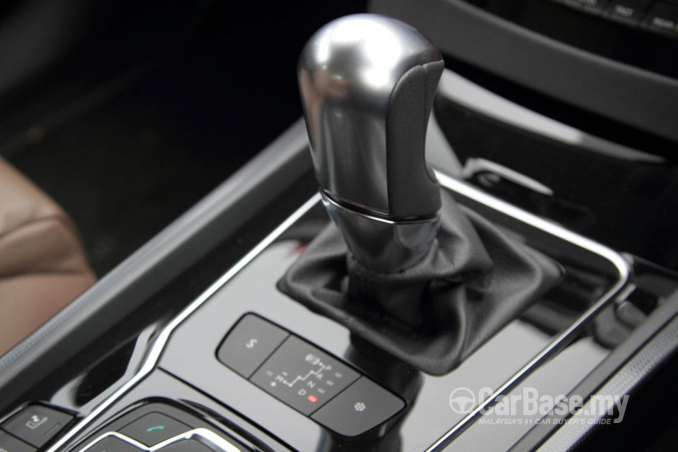 Peugeot 508 Mk1 (2012) Interior