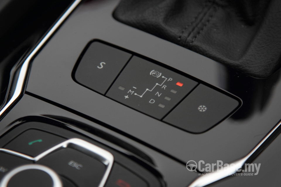 Peugeot 508 Mk1 (2012) Interior