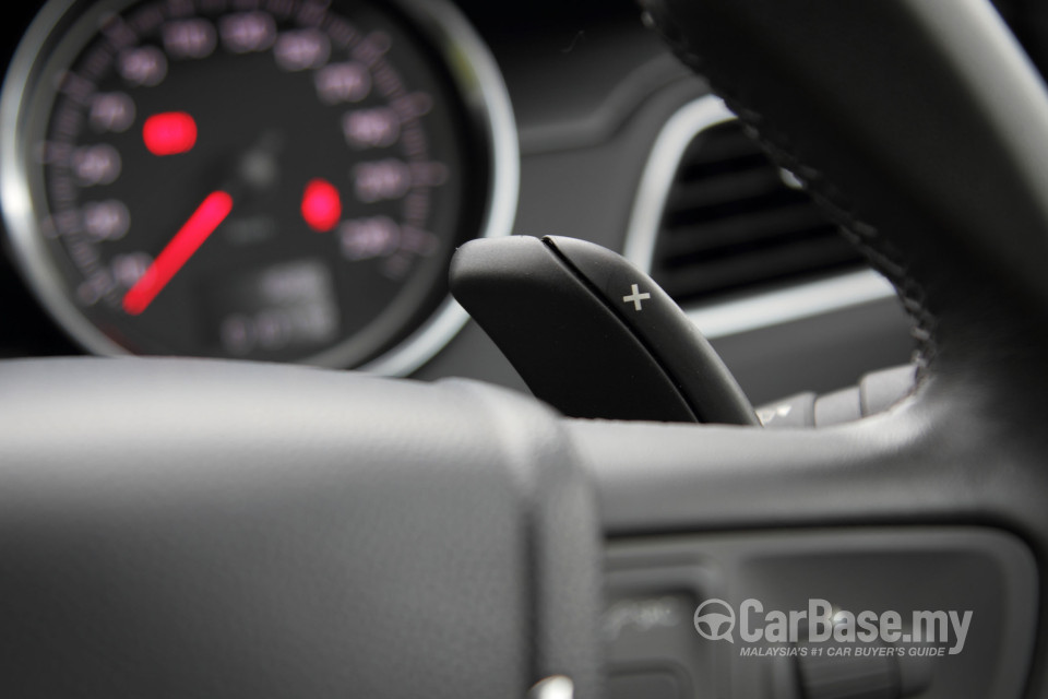 Peugeot 508 Mk1 (2012) Interior