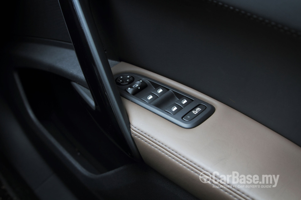 Peugeot 508 Mk1 (2012) Interior