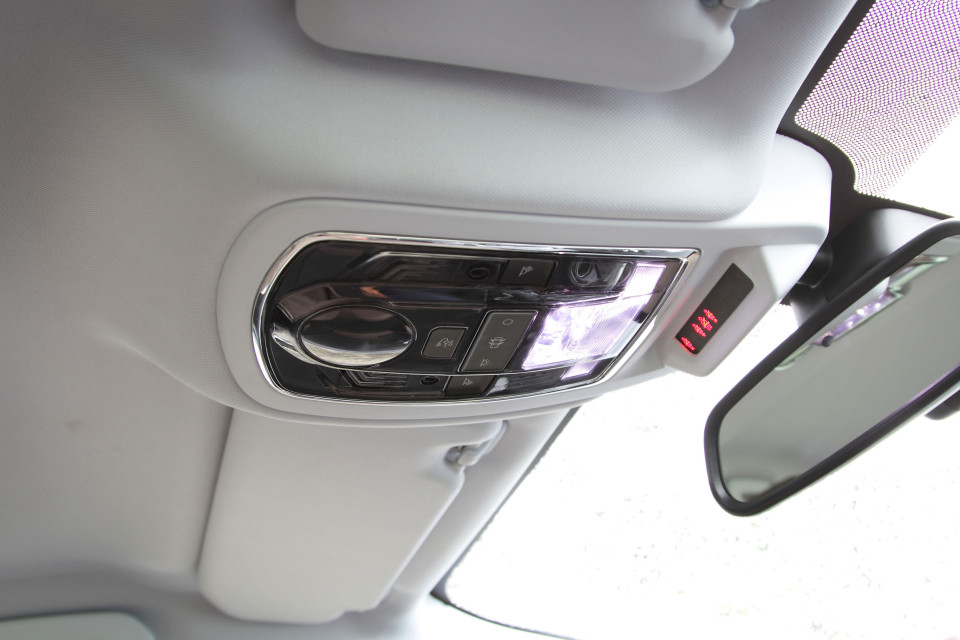 Peugeot 508 Mk1 (2012) Interior