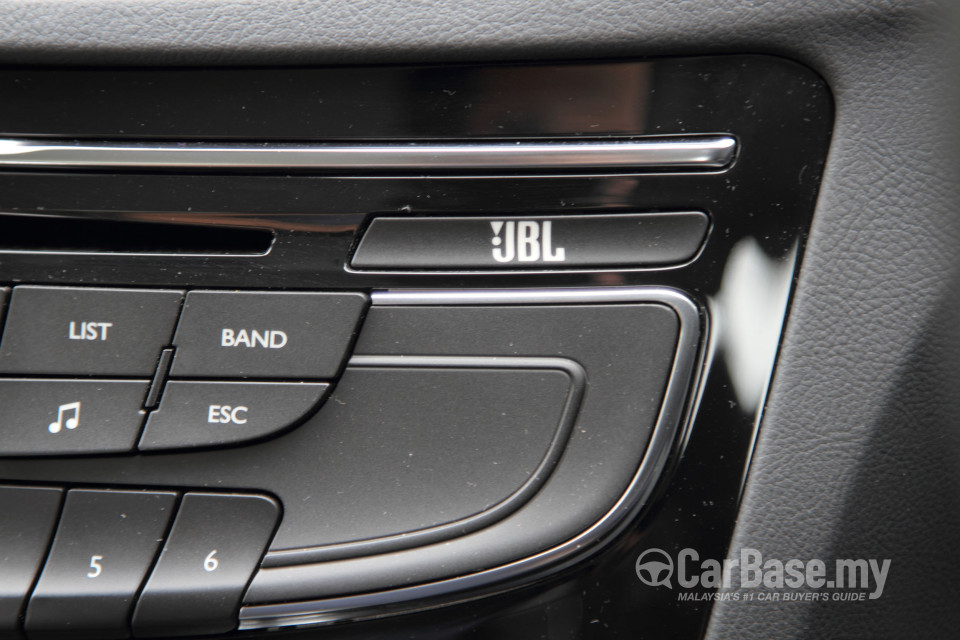 Peugeot 508 Mk1 (2012) Interior