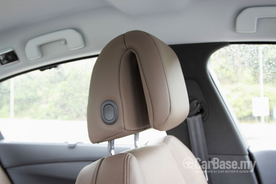 Peugeot 508 Mk1 (2012) Interior