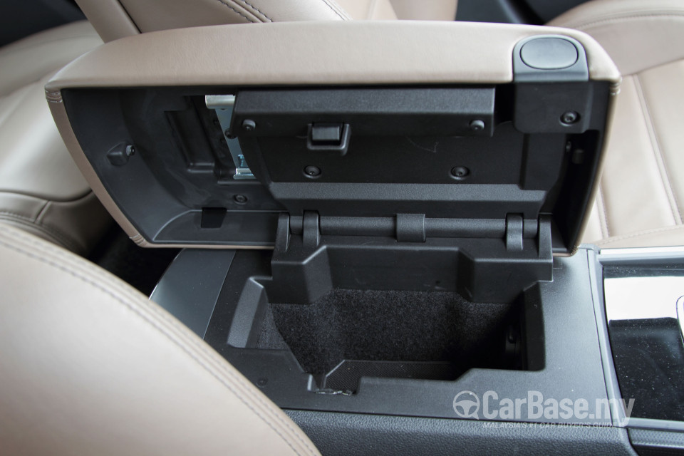 Peugeot 508 Mk1 (2012) Interior