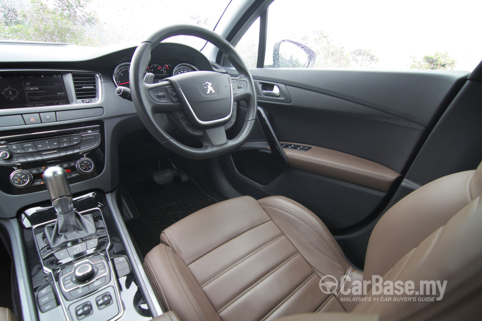 Peugeot 508 Mk1 (2012) Interior
