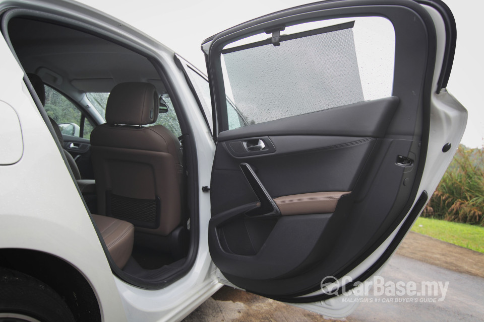 Peugeot 508 Mk1 (2012) Interior