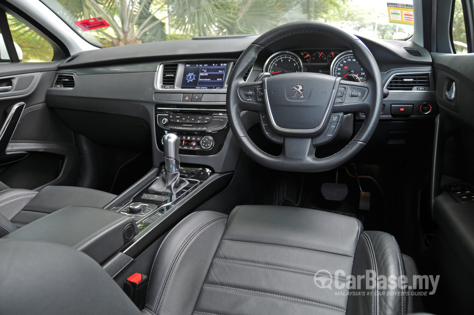 Peugeot 508 Mk1 (2012) Interior