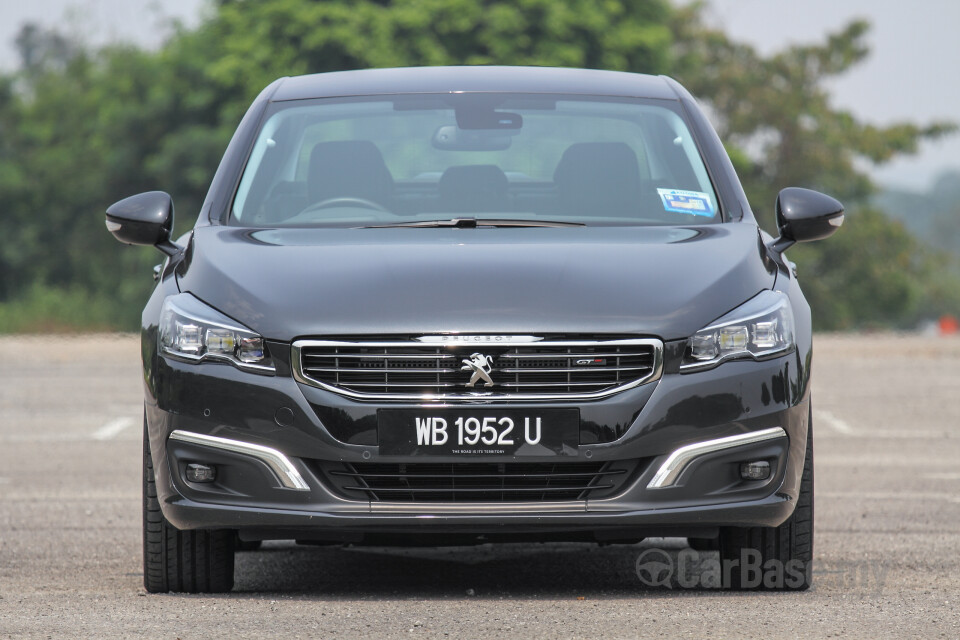 Perodua Aruz D38L (2019) Exterior