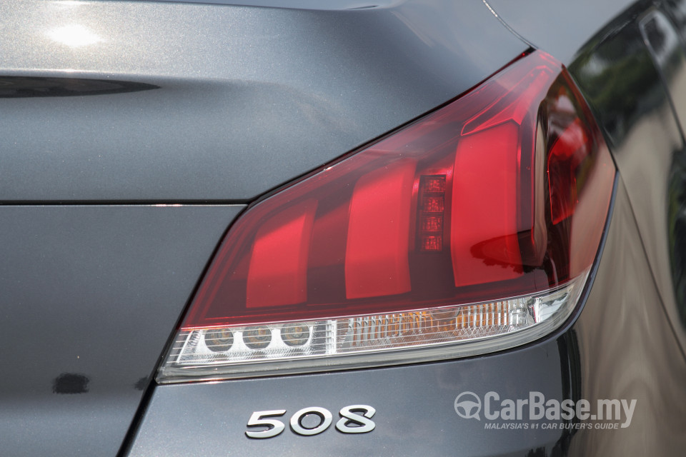 Peugeot 508 Mk1 Facelift (2015) Exterior