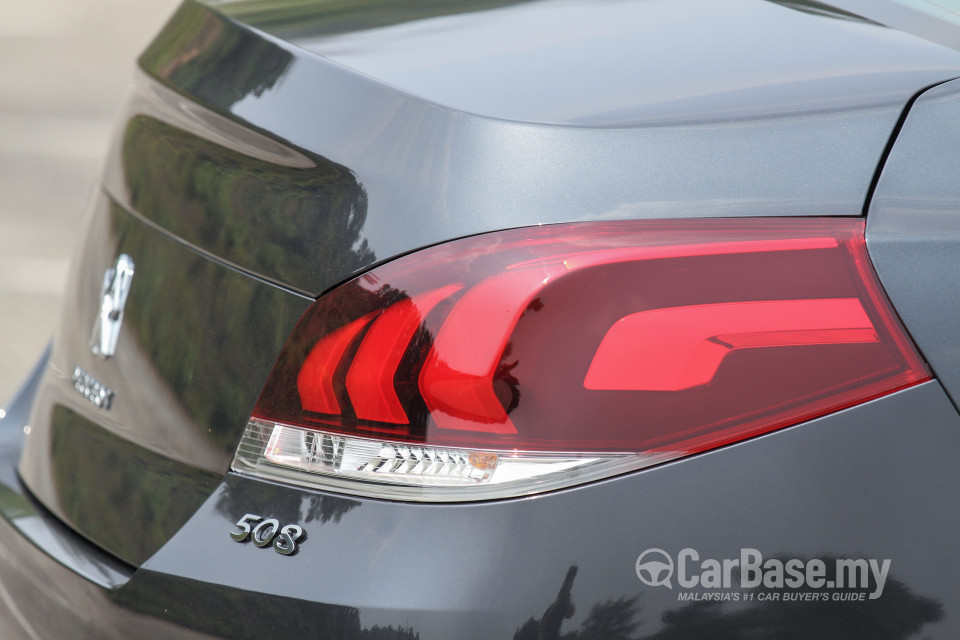 Peugeot 508 Mk1 Facelift (2015) Exterior