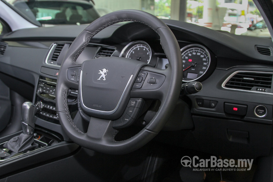 Peugeot 508 Mk1 Facelift (2015) Interior