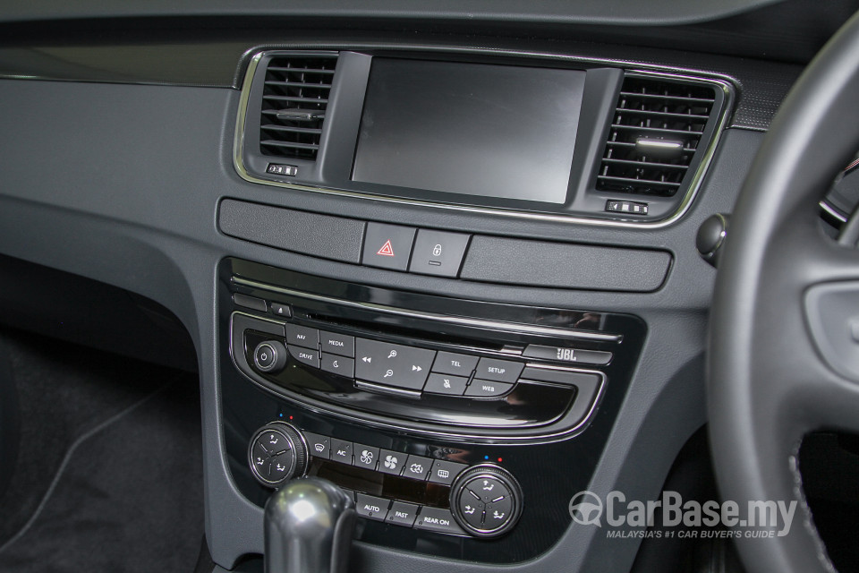 Peugeot 508 Mk1 Facelift (2015) Interior