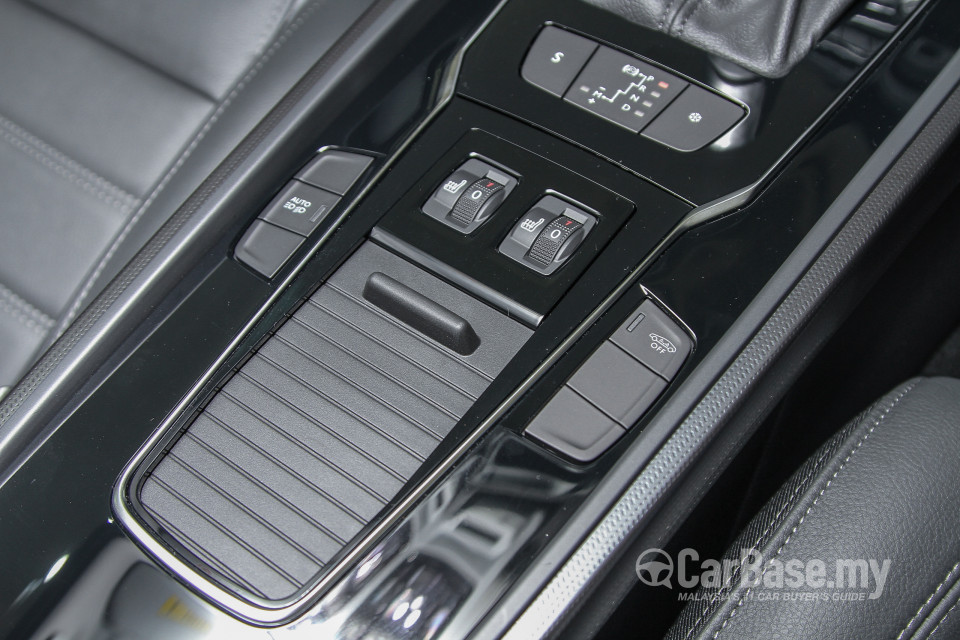 Peugeot 508 Mk1 Facelift (2015) Interior