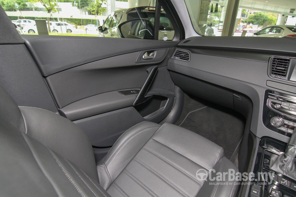 Peugeot 508 Mk1 Facelift (2015) Interior