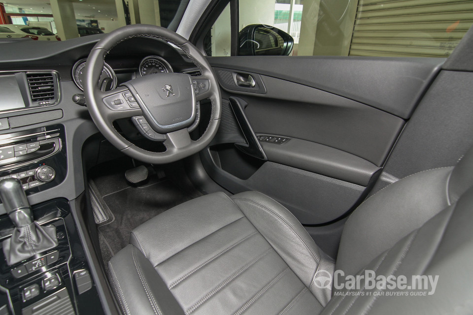 Peugeot 508 Mk1 Facelift (2015) Interior