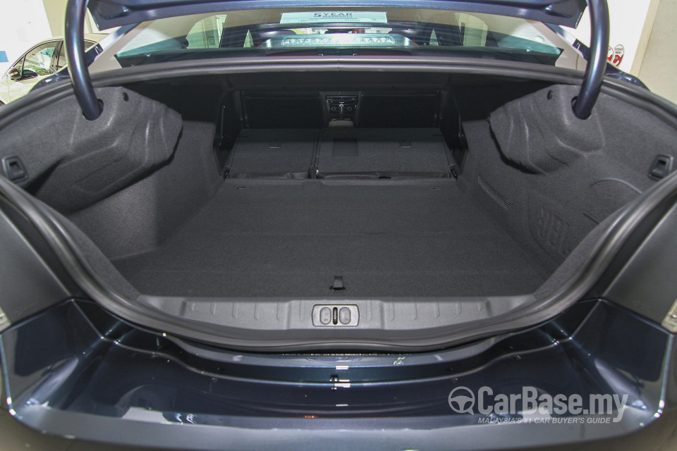 Peugeot 508 Mk1 Facelift (2015) Interior