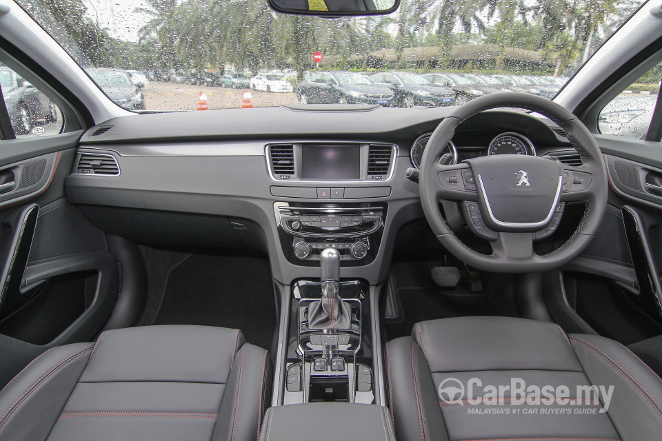 Peugeot 508 Mk1 Facelift (2015) Interior