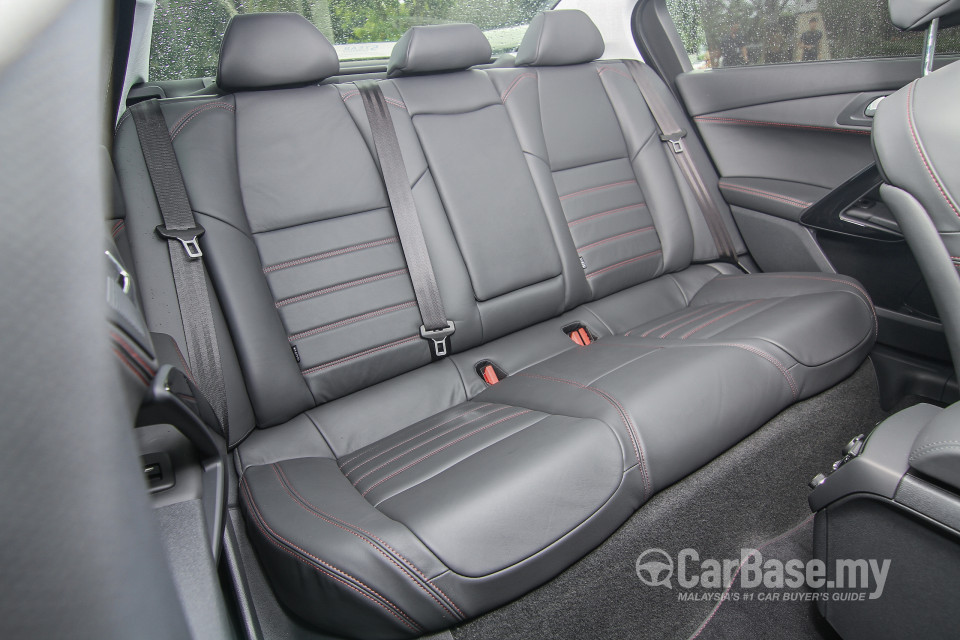 Peugeot 508 Mk1 Facelift (2015) Interior