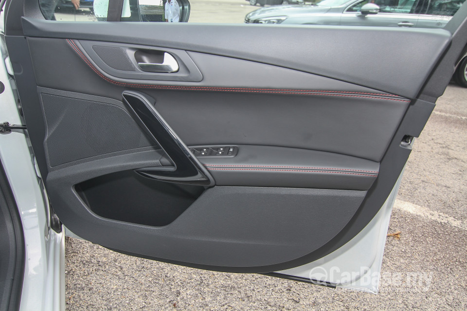 Peugeot 508 Mk1 Facelift (2015) Interior