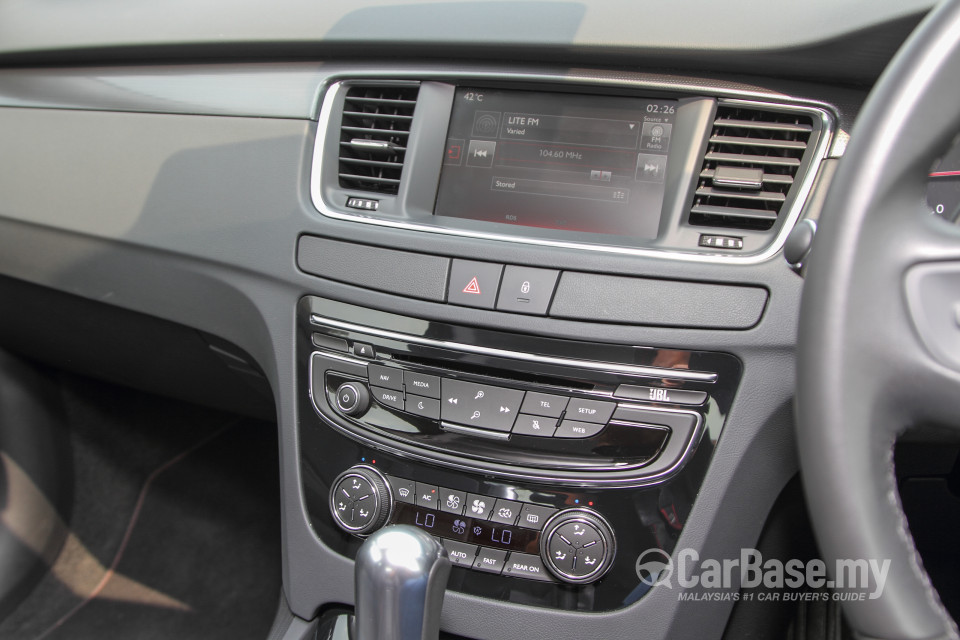 Peugeot 508 Mk1 Facelift (2015) Interior