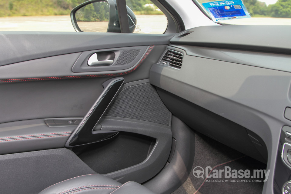 Peugeot 508 Mk1 Facelift (2015) Interior